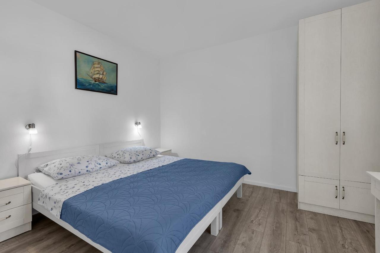 Apartments By The Sea Podgora, Makarska - 2596 Ngoại thất bức ảnh