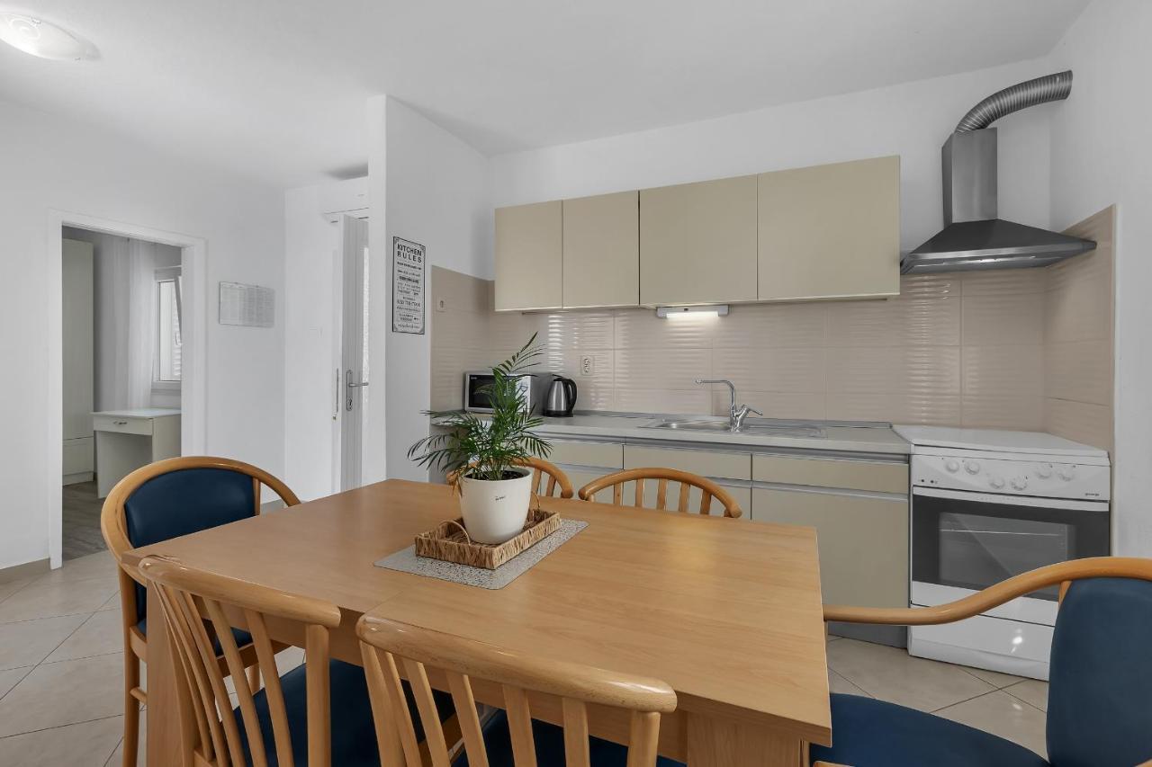 Apartments By The Sea Podgora, Makarska - 2596 Ngoại thất bức ảnh