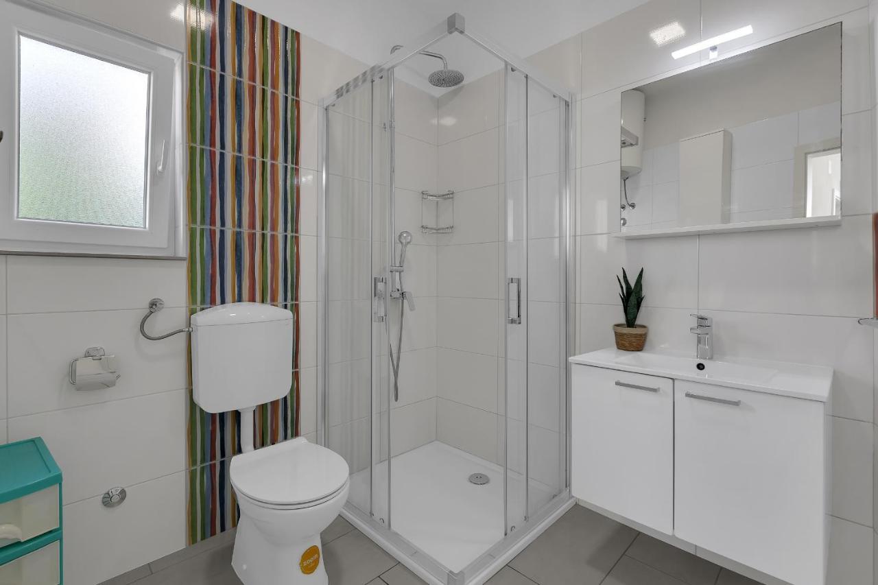 Apartments By The Sea Podgora, Makarska - 2596 Ngoại thất bức ảnh